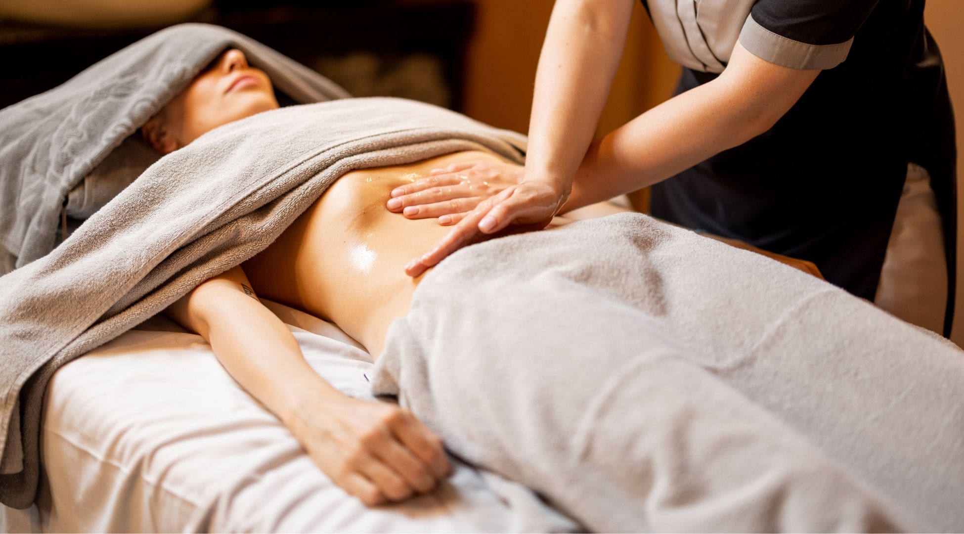 Achieve a Beverly Hills silhouette with our Golden Silhouette Technique for advanced body sculpting, contouring, and smoother skin.